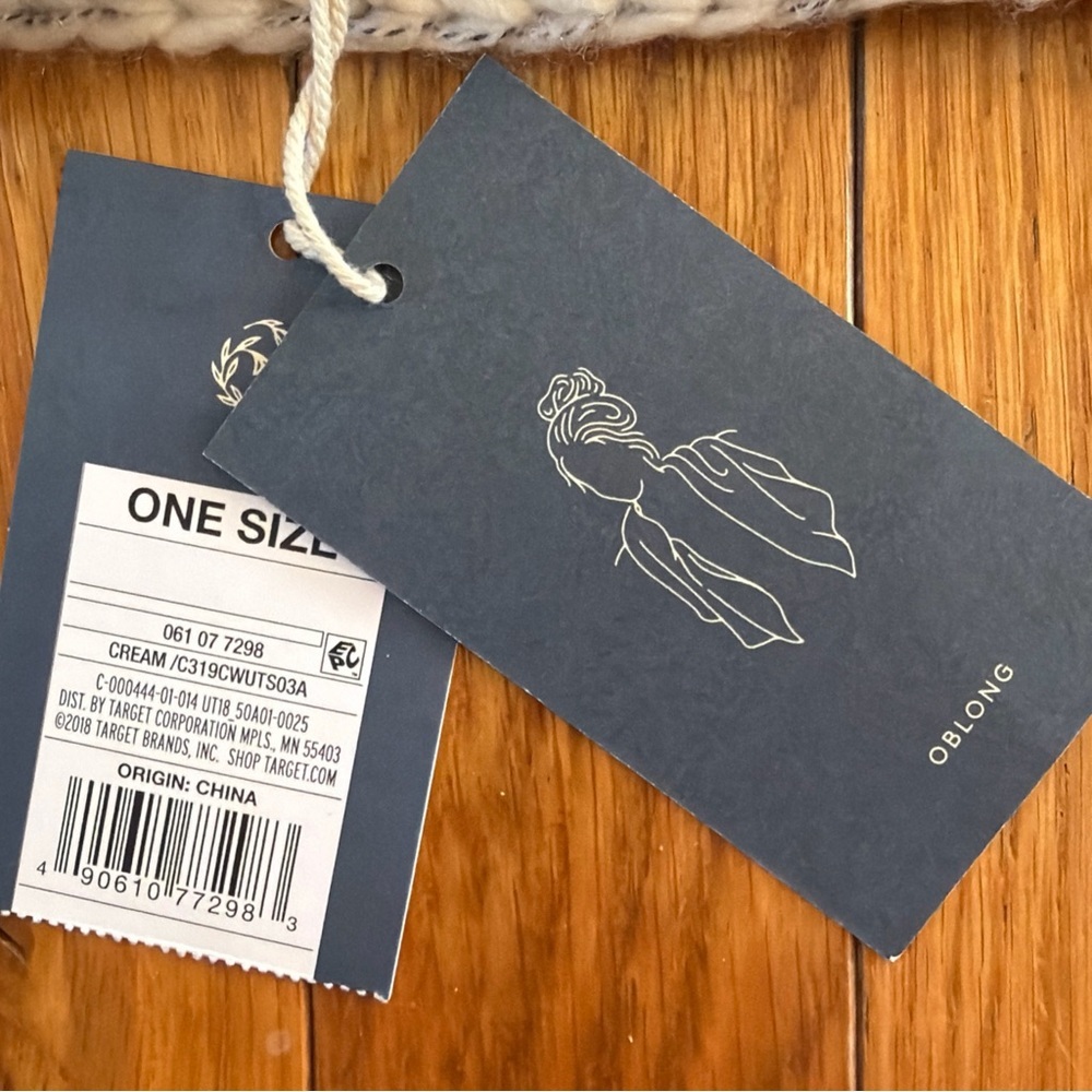 New Universal Thread Oblong Winter Scarf W/ Fringe Cream & Gray Herringbone - Picture 3 of 8